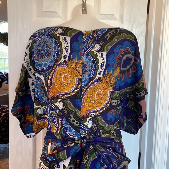 EUC BCBG MAXAZRIA DRESS Casual cocktail work dolman sleeves blue green gold Med - Picture 8 of 15